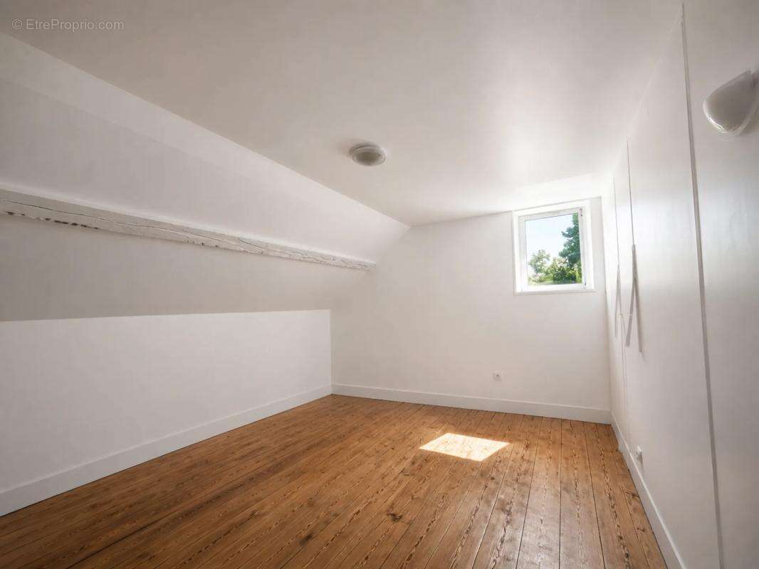 Maison avec dépendance sur 6000m2 de terrain - photo 12