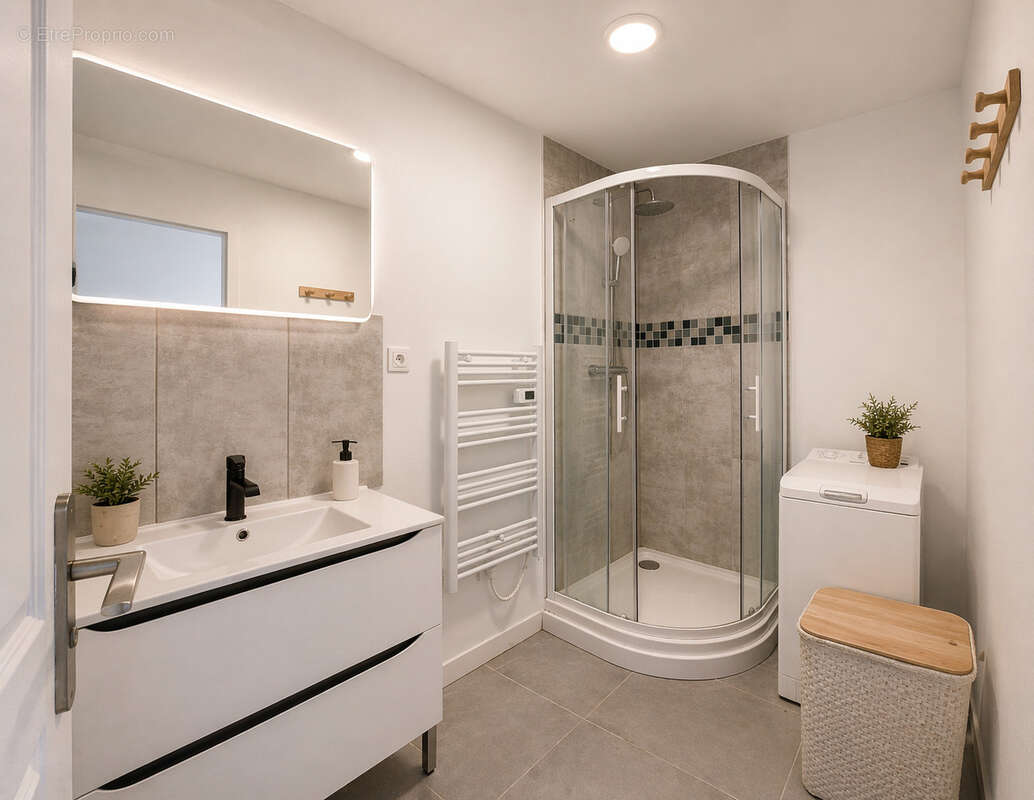 VOUVRAY  Appartement rénové de 80 m2  avec terrasse et belles prestations - photo 6