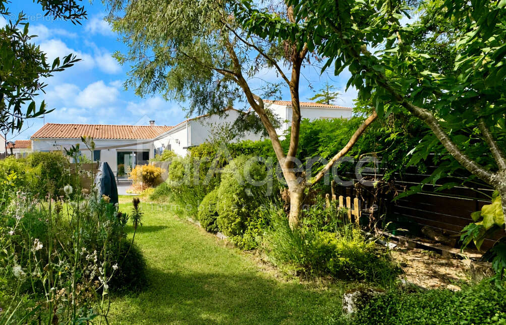 Maison à MORNAC-SUR-SEUDRE
