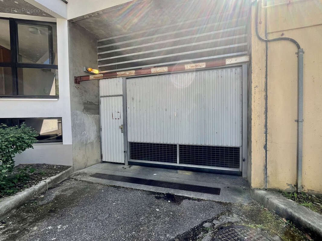 Parking à MEYTHET