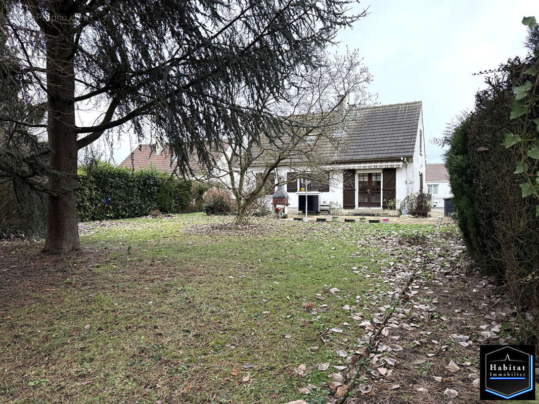 Maison à LE PLESSIS-BELLEVILLE