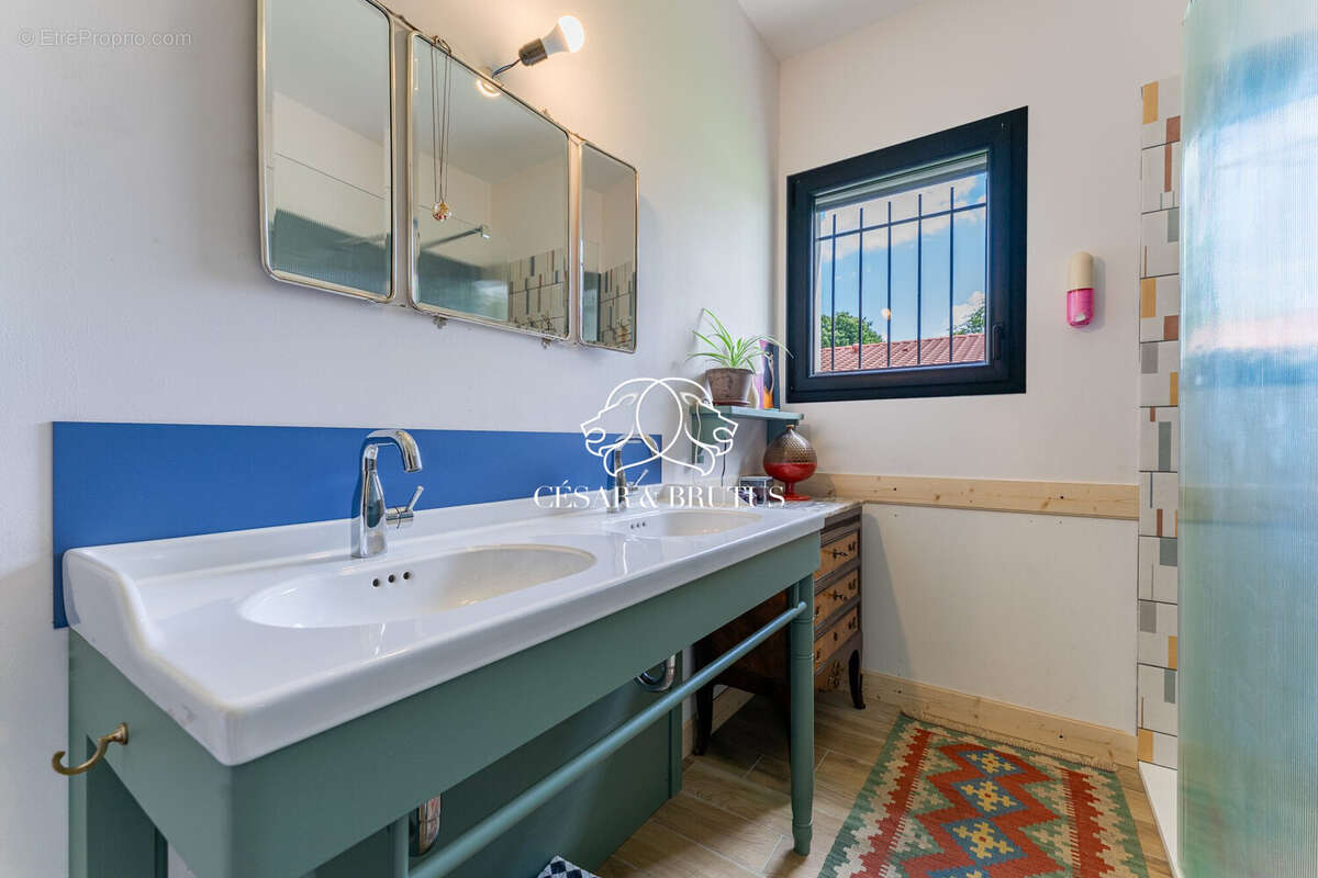 Maison à SAINT-BENIGNE