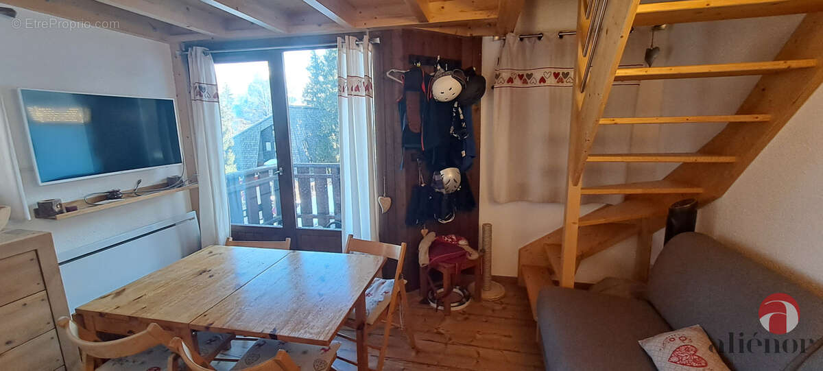 Appartement à MORILLON