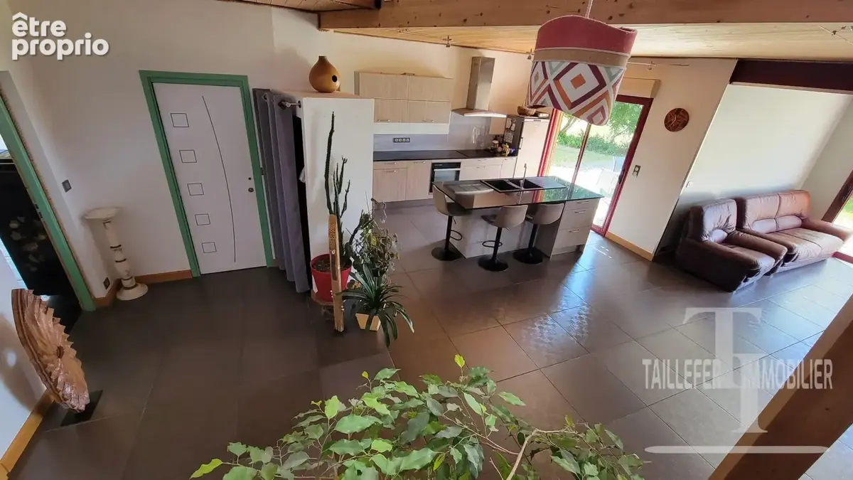 Maison 5 pièces 155 m² à vendre à Saint-Yrieix-La-Perche (87500) - photo 7