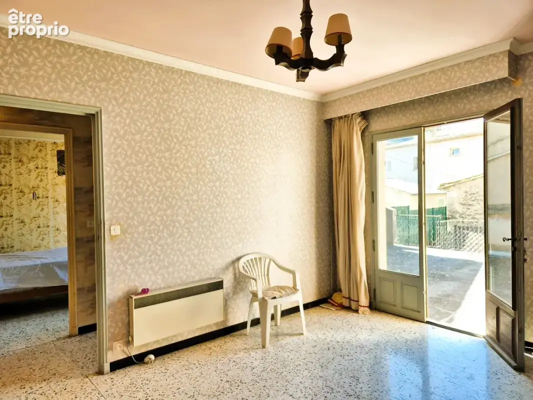 Maison de ville a renover avec grand garage, cour et terrasse - photo 8