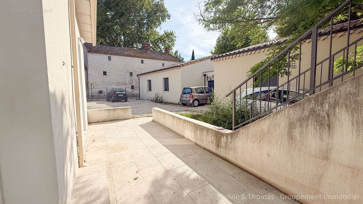 Appartement à CAMARET-SUR-AIGUES