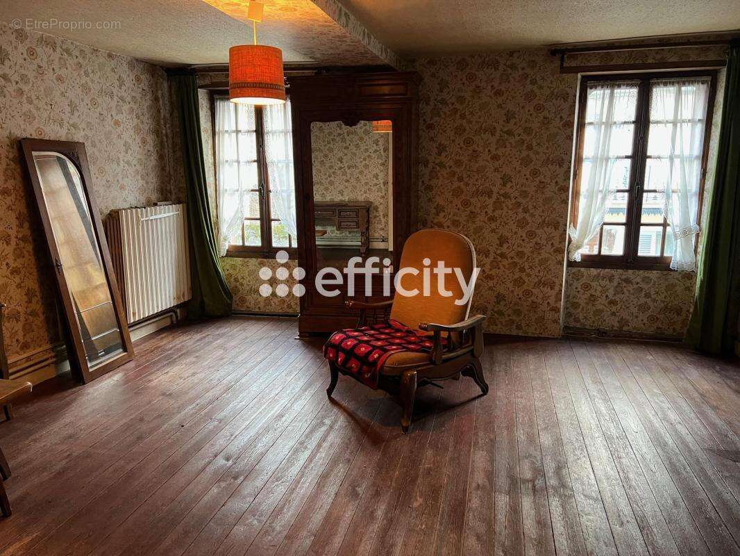 Maison à LONGNY-AU-PERCHE