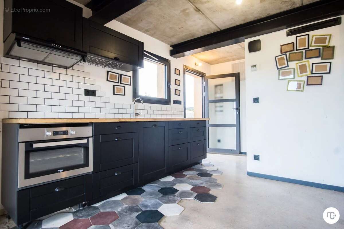 Appartement à POURRIERES