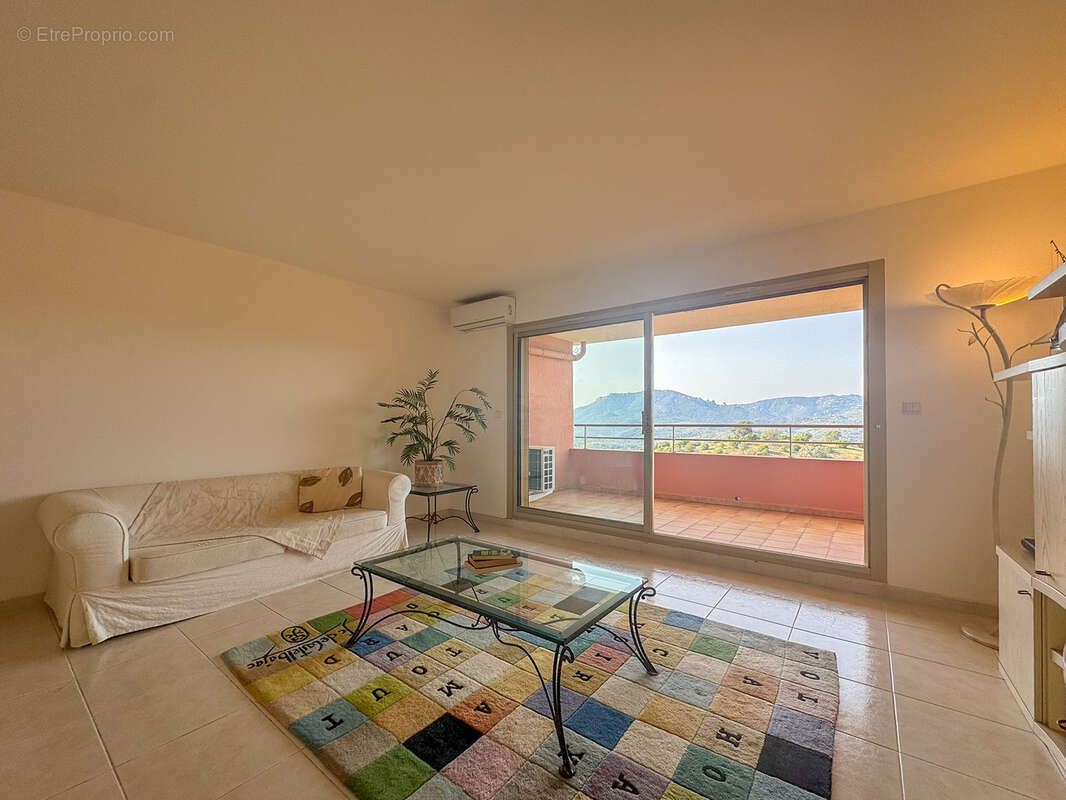 Appartement à MANDELIEU-LA-NAPOULE