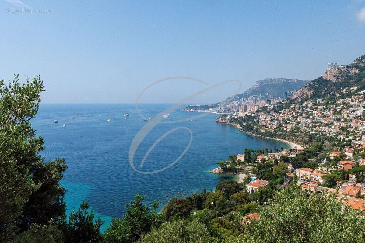 Appartement à ROQUEBRUNE-CAP-MARTIN