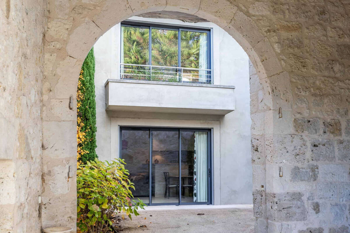 Chateau Estate - photo 20