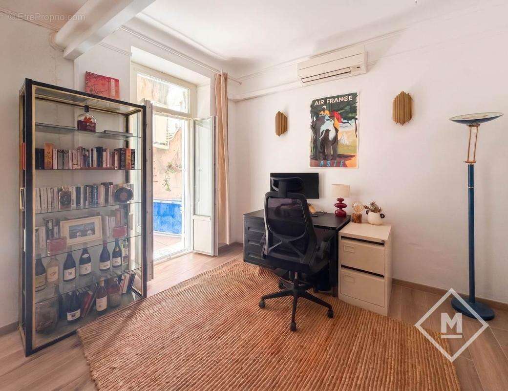 Vend T2-3 de 68 m2 exterieur calme place Jean Jaurès 13001 - photo 11