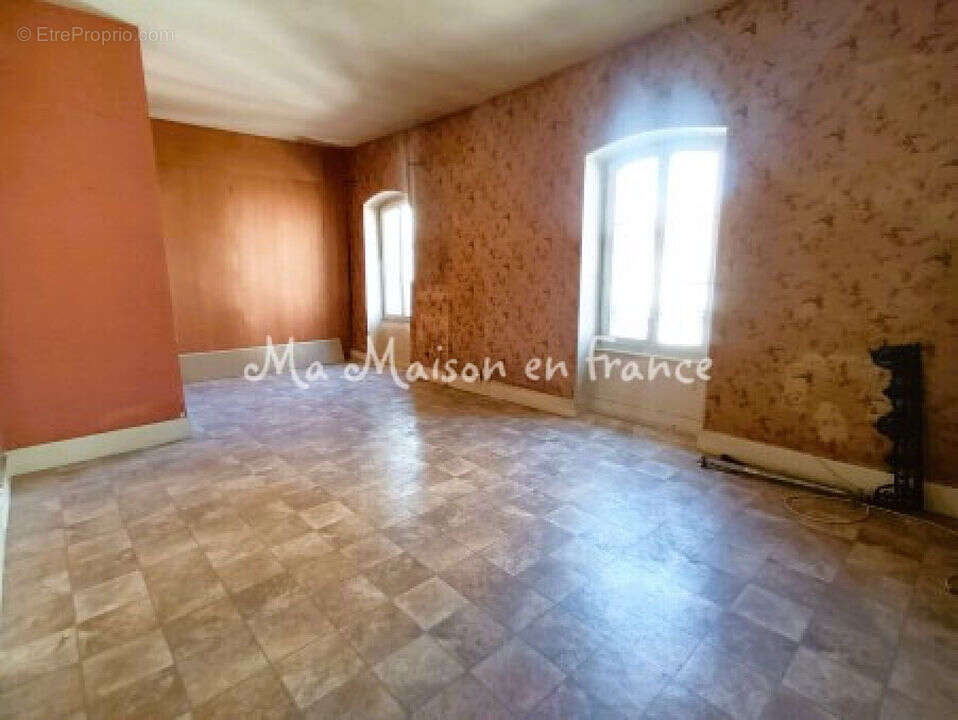 Appartement à SAINT-POURCAIN-SUR-SIOULE