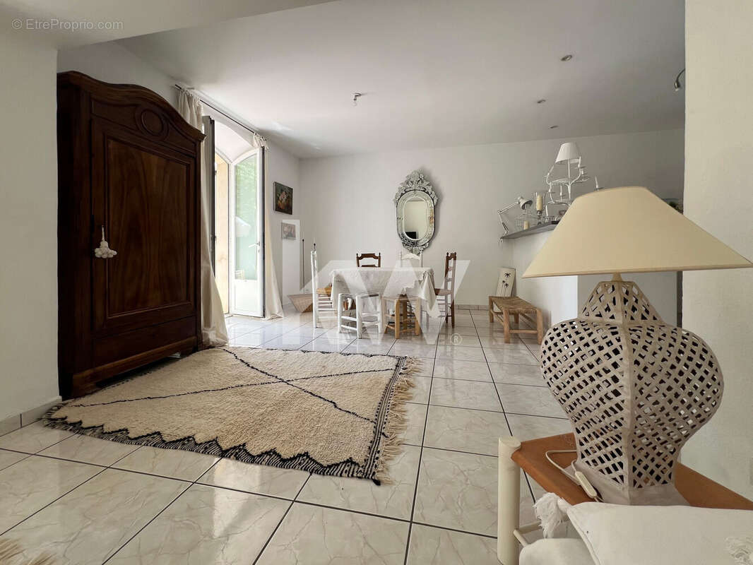 Maison 125 m² à Piolenc  - photo 2