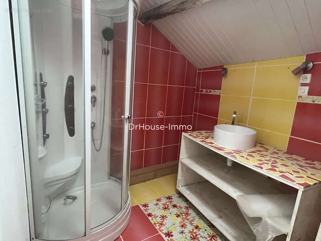 Maison à SAINT-SILVAIN-BAS-LE-ROC