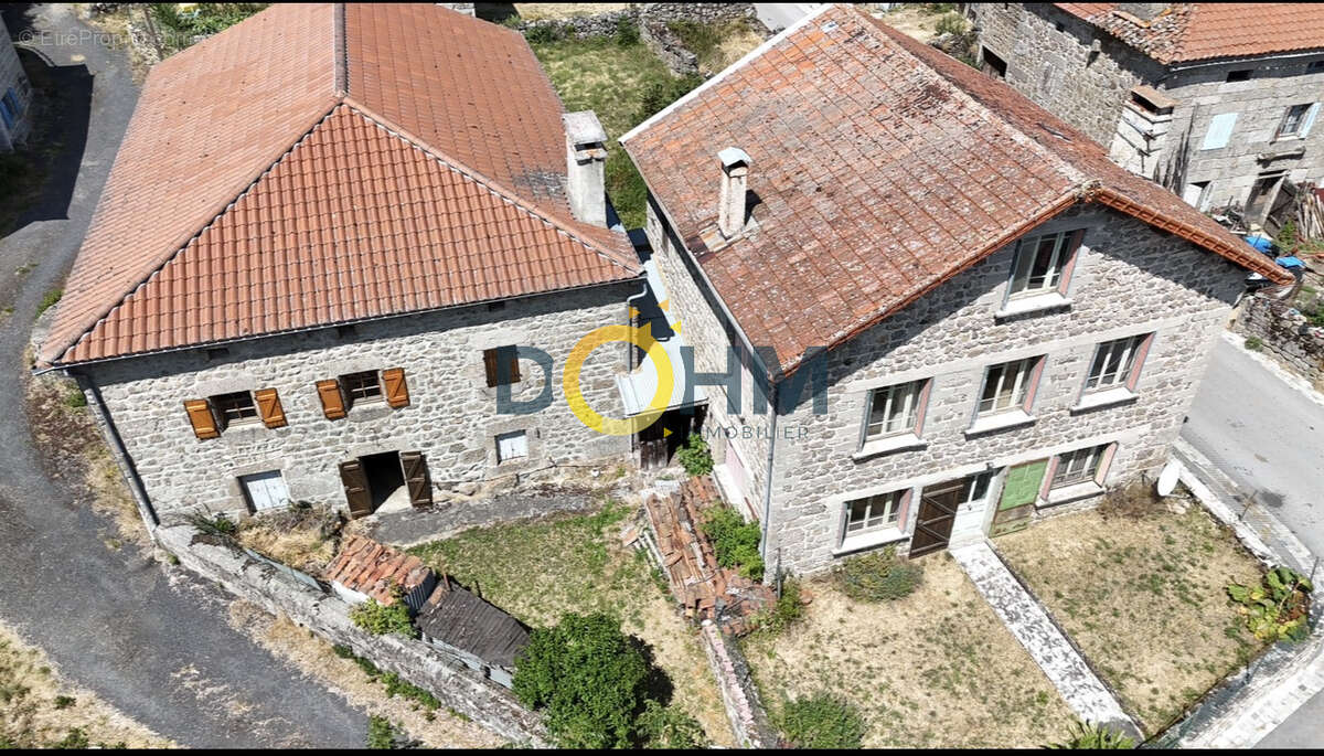 Maison en pierre avec grange et étable   111 m2 habitables   Dépendances de 260 m2 - photo 3
