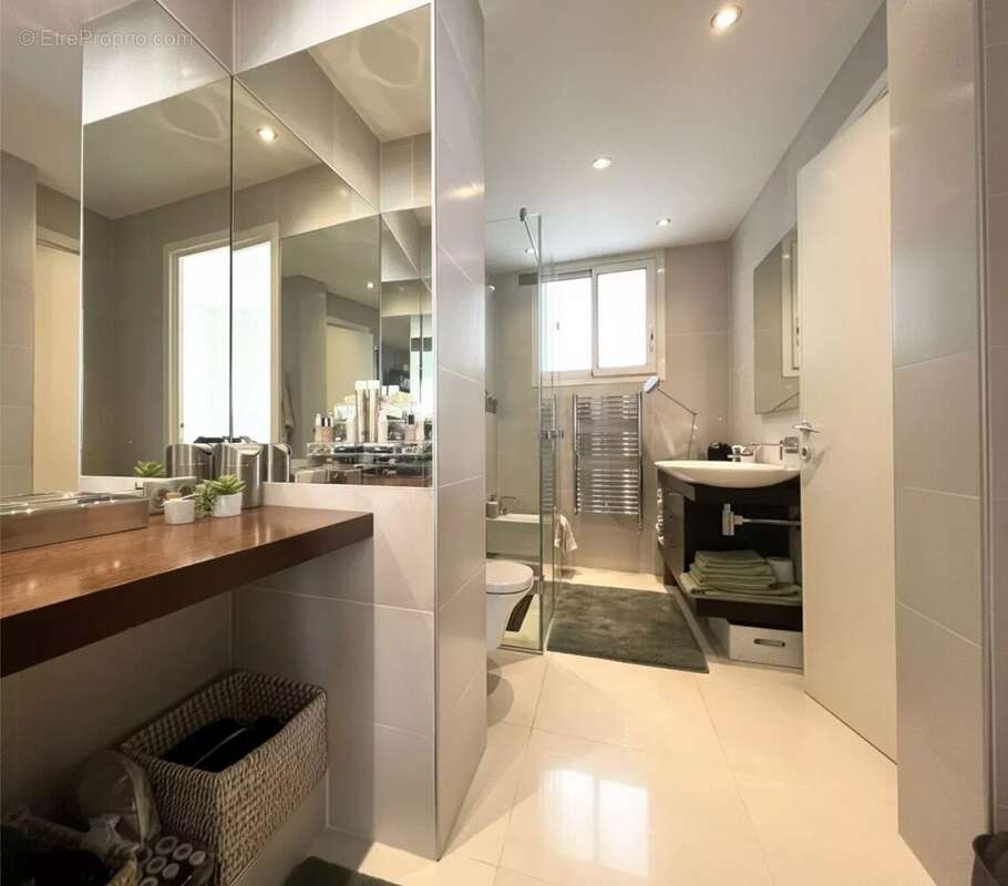 Appartement à EZE