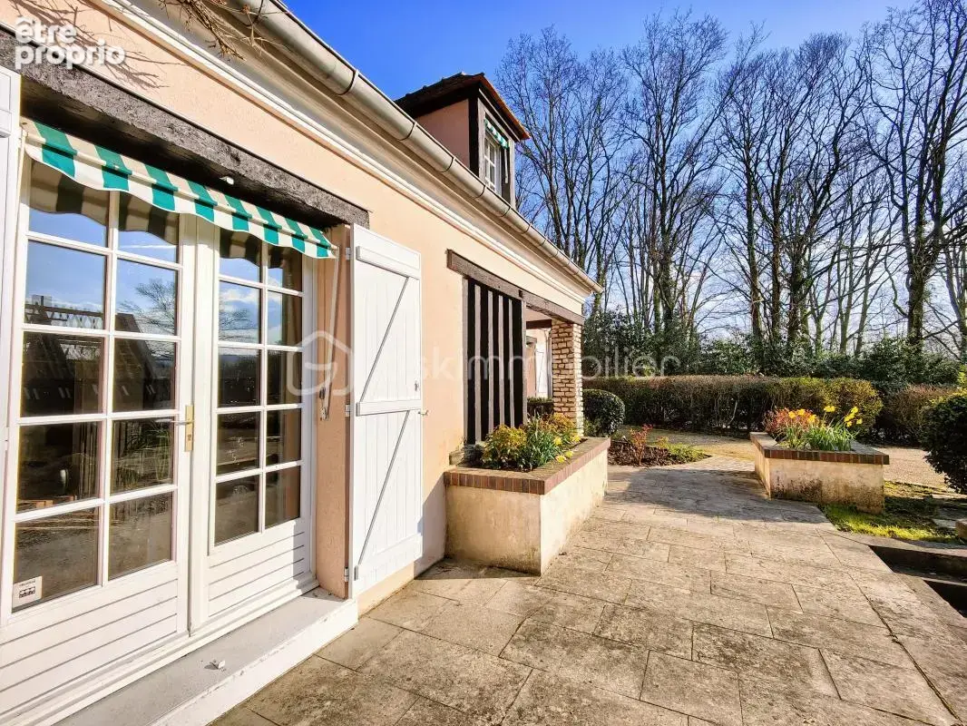Au calme, grande maison familiale 6 ch av jardin clos arboré, terrasse et piscine couverte - photo 3