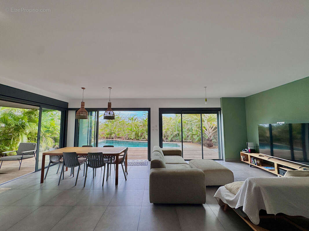 Trois-Bassins littoral  - Villa contemporaine T5 avec piscine - photo 4