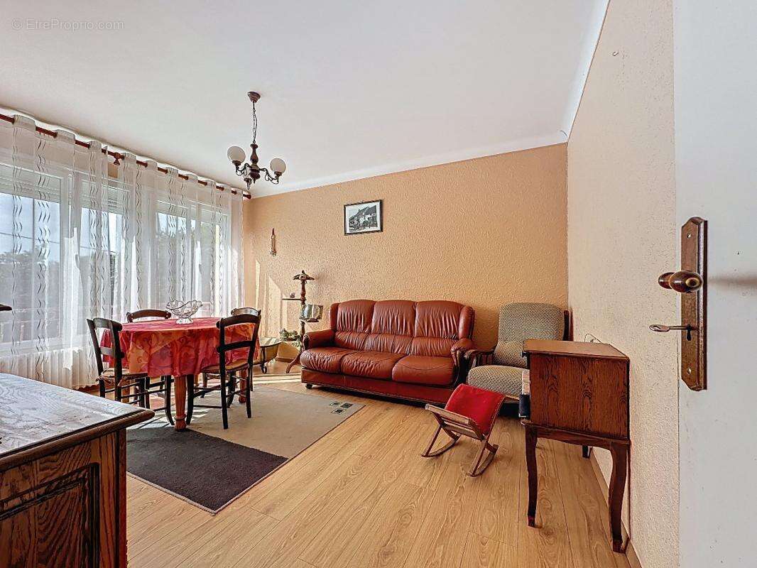 Maison à LA CHAPELLE-LAUNAY