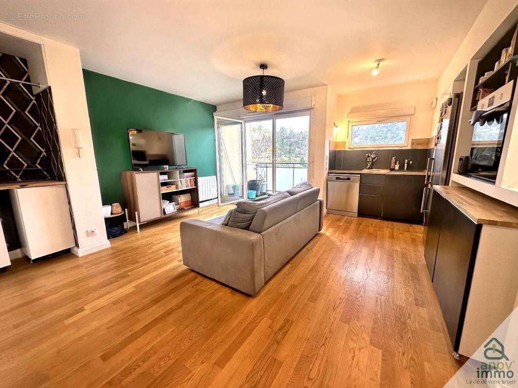 Appartement à NEUVILLE-SUR-SAONE