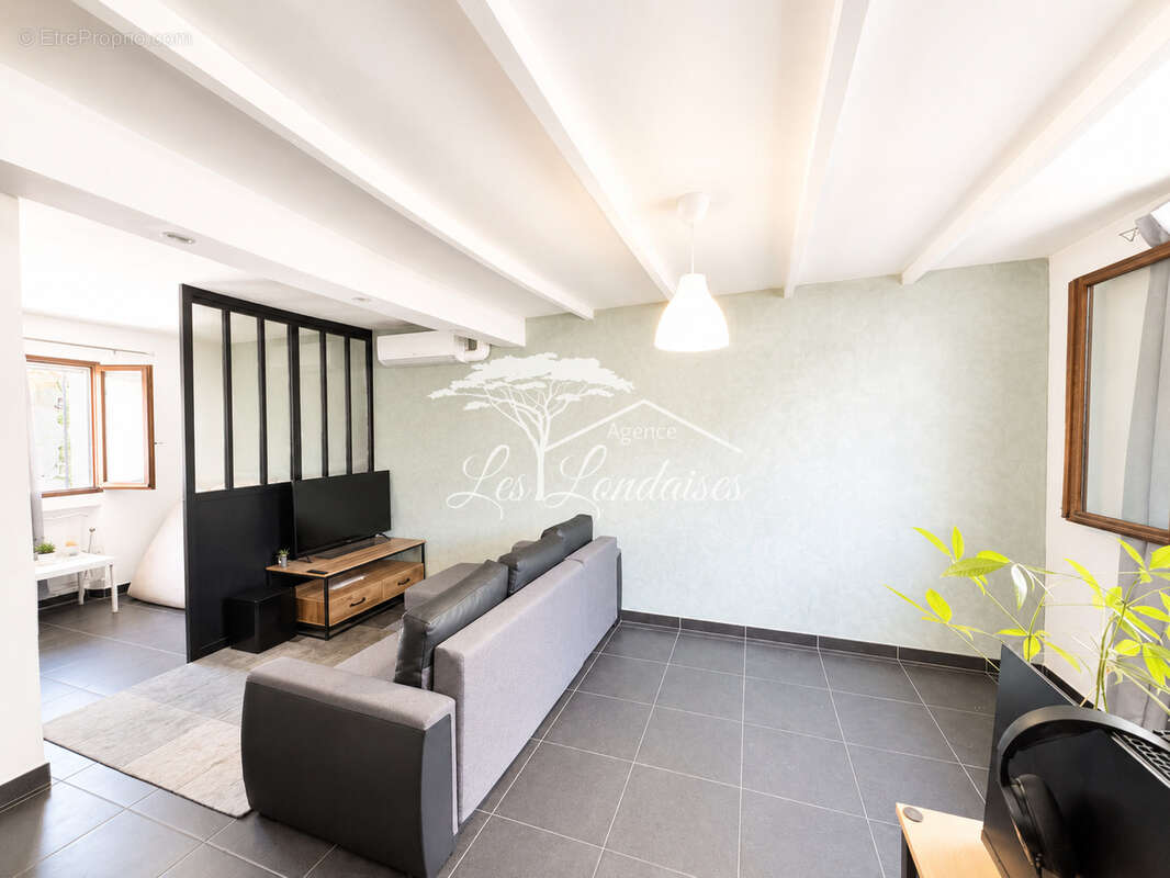 Appartement à LA LONDE-LES-MAURES