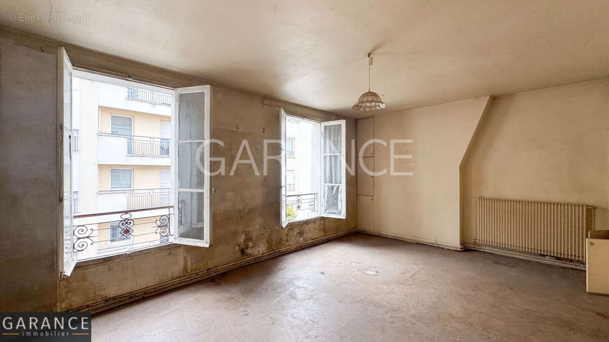 Appartement à PARIS-14E