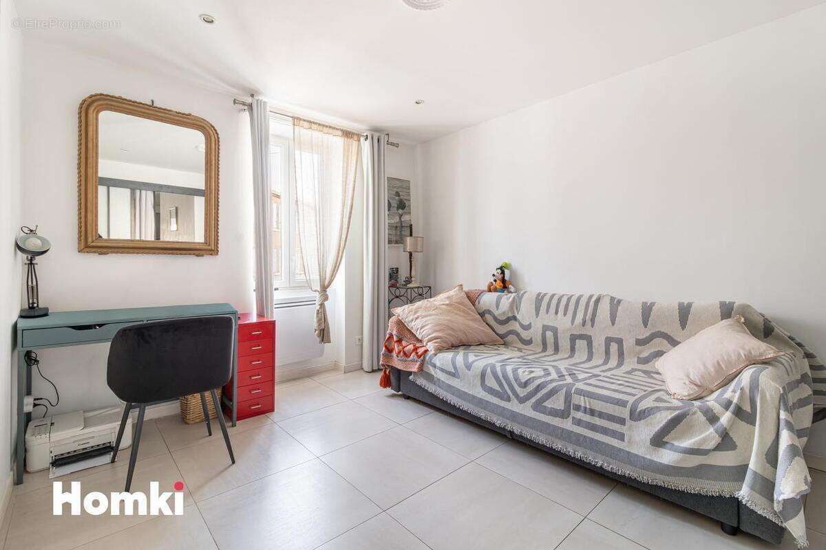 Appartement à MARSEILLE-7E