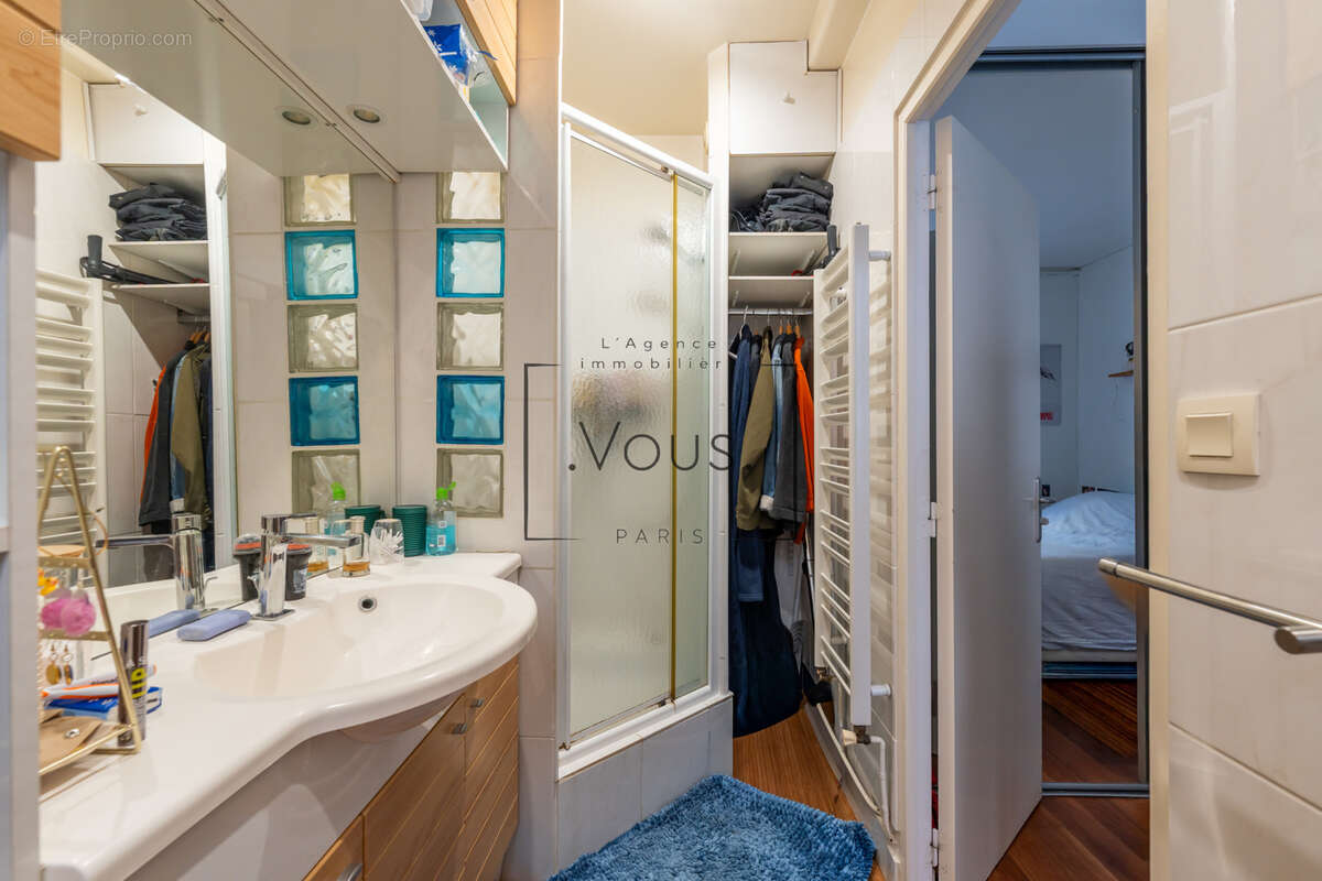 Appartement à PARIS-1E