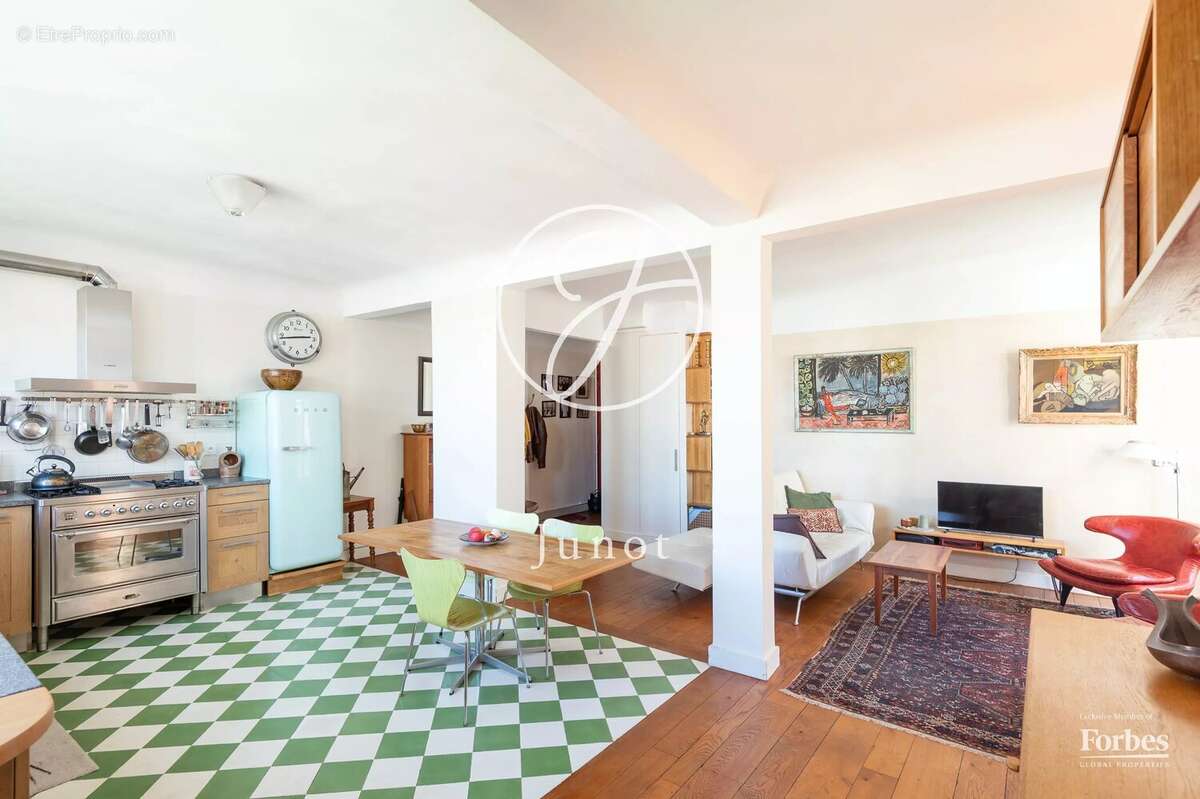 Appartement à PARIS-18E