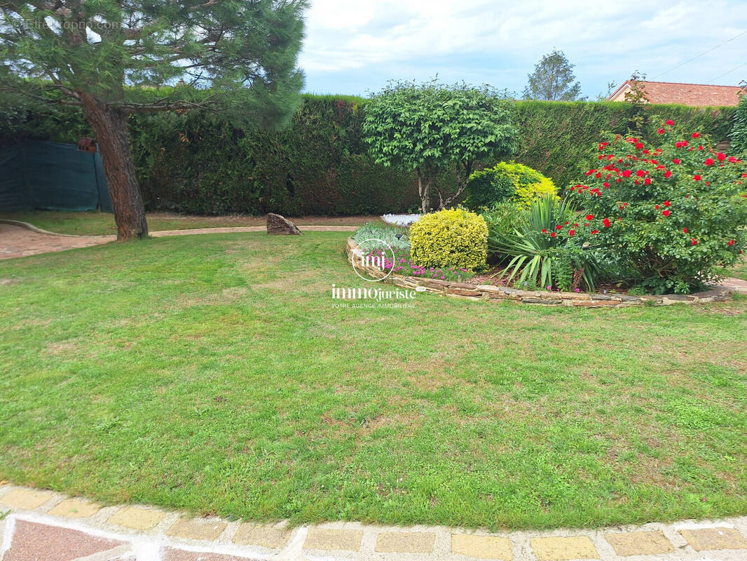 Vaste jardin clos - Maison à LIMOGES