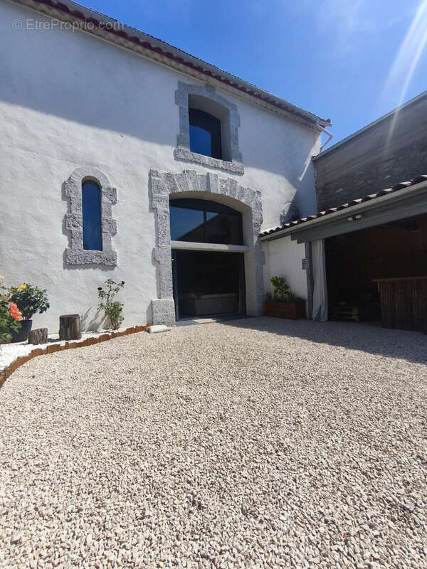 Maison à NISSAN-LEZ-ENSERUNE