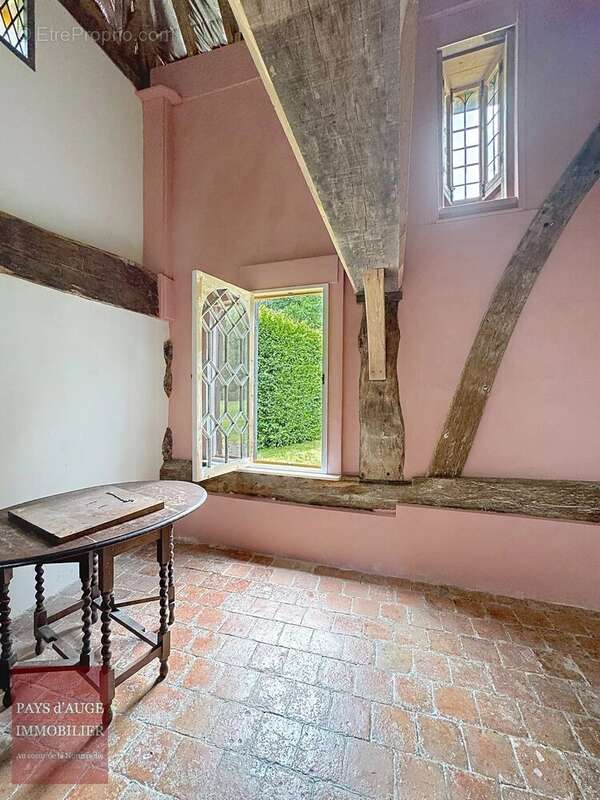 Maison à SAINT-PIERRE-SUR-DIVES