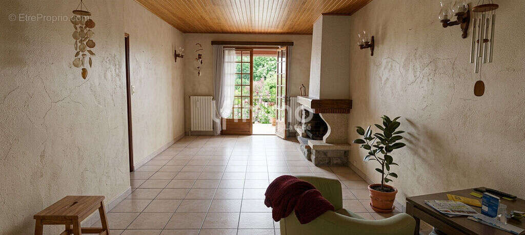 Maison à PEYRUIS
