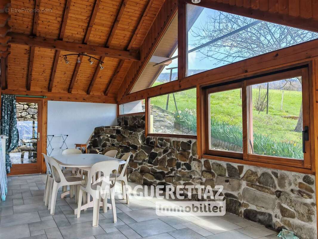Maison à CRANVES-SALES