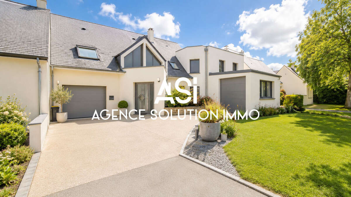 Maison - 156m² - 6 pièces - Quartier Avesnières - photo 2