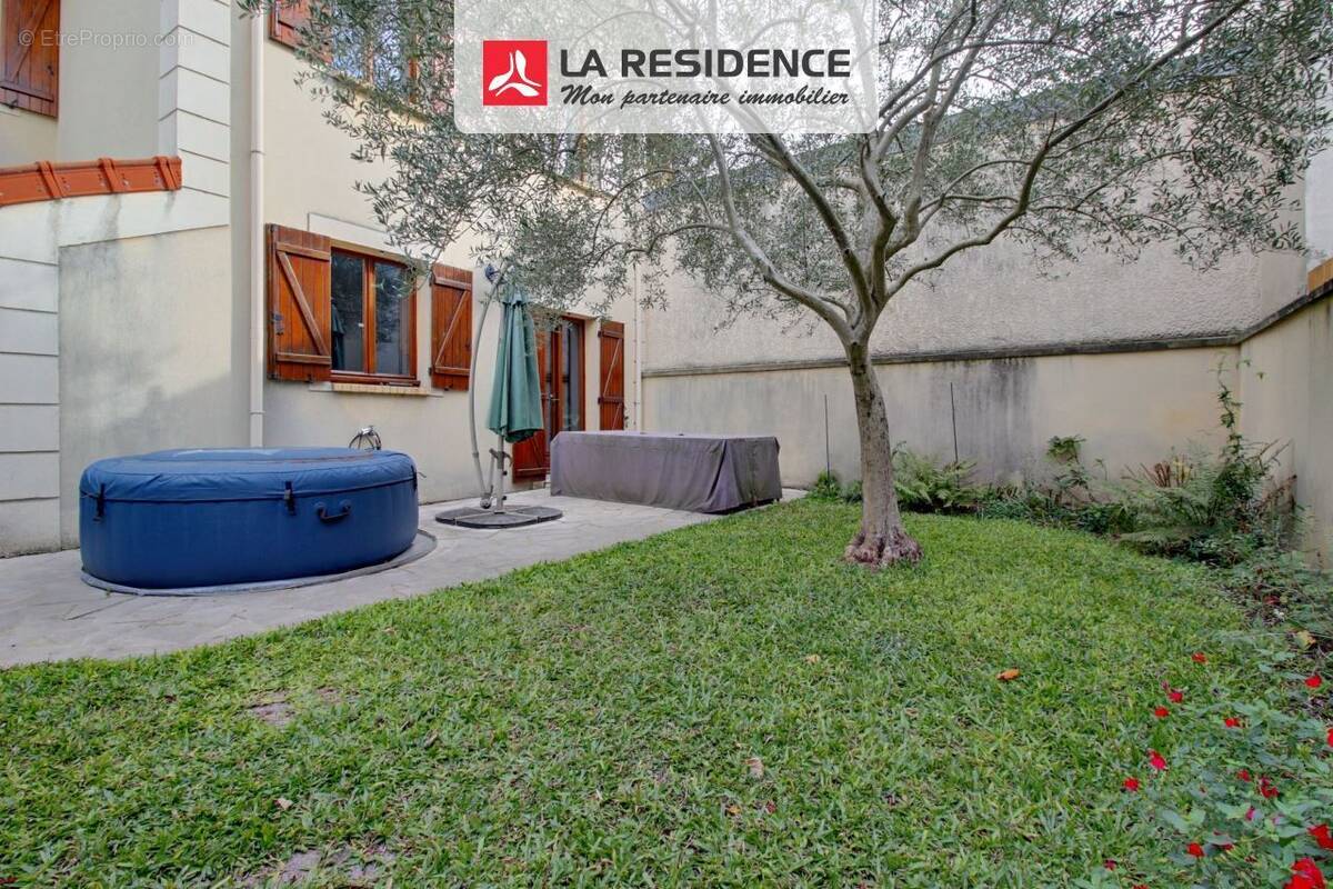 Maison à SARTROUVILLE