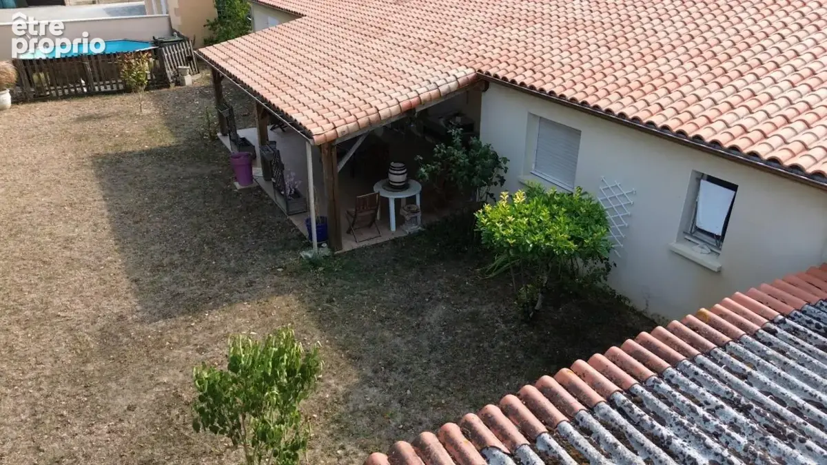 Maison traditionnelle à vendre 7 pièces MATHA (17) - photo 8