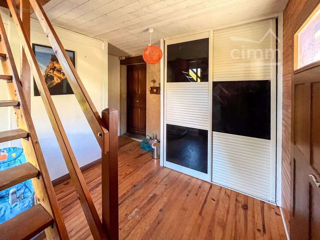 Maison à LA TERRASSE