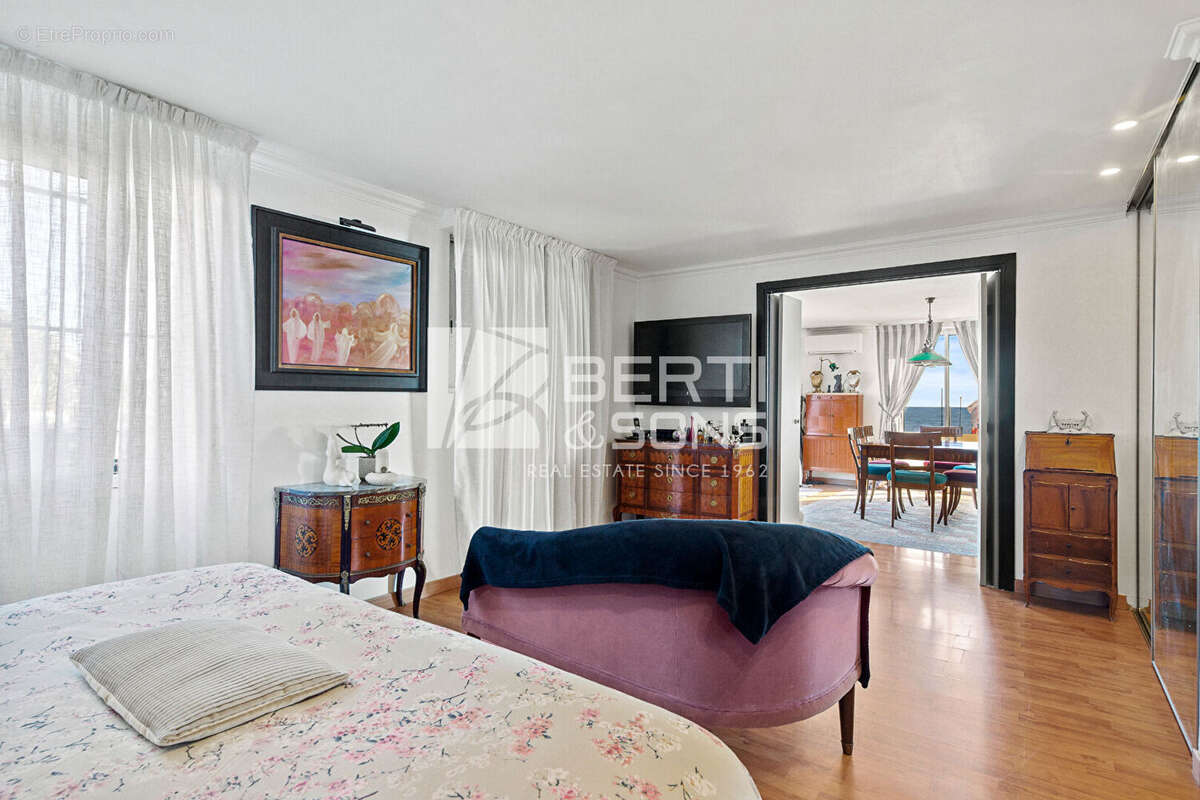 Appartement à MANDELIEU-LA-NAPOULE