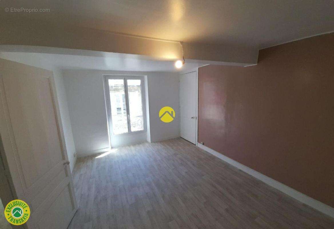 Appartement à DUN-LE-PALESTEL