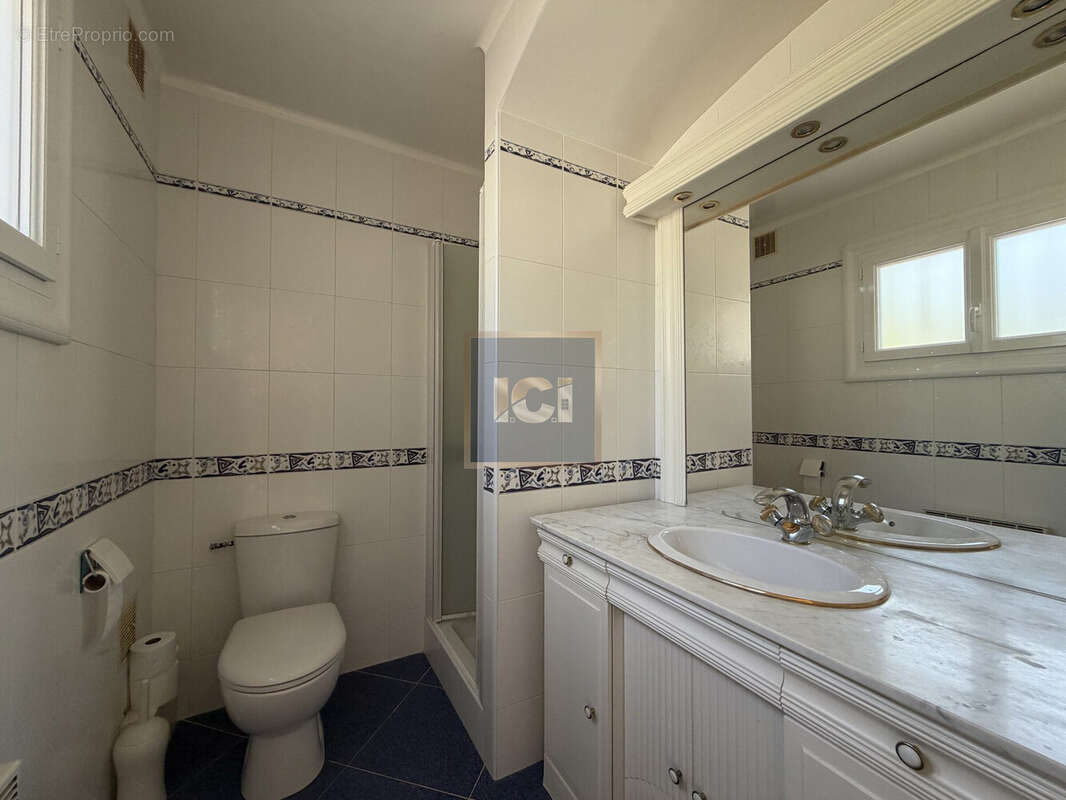 Maison 175 m² à Grimaud  - photo 8