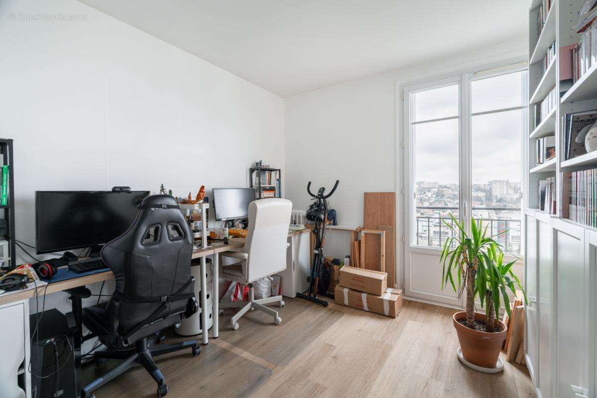 Appartement à IVRY-SUR-SEINE