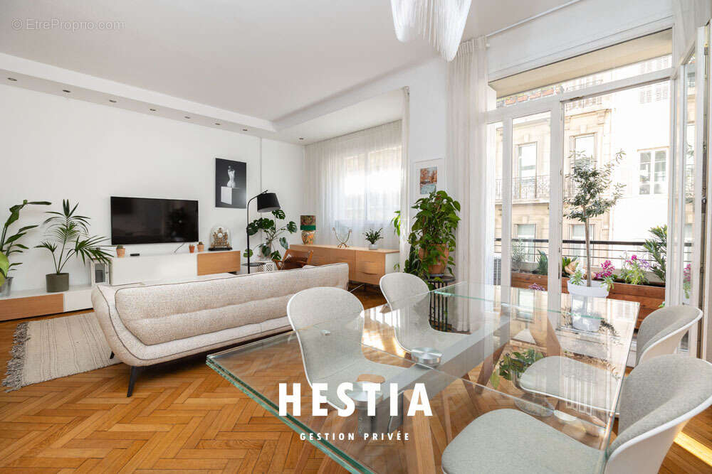 Appartement à MARSEILLE-6E