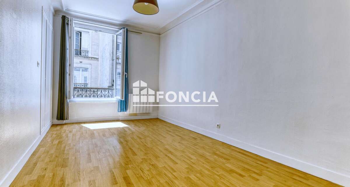 Appartement à PARIS-3E