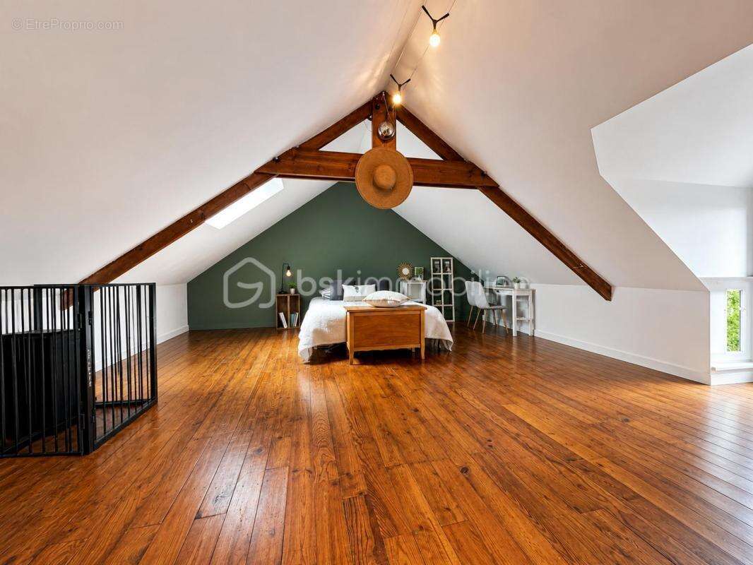 Maison de ville 94 m² environ – 3 chambres – Centre-bourg de Plumergat - photo 8