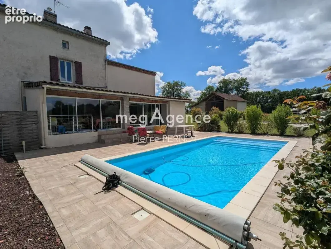 Grande propriété en Pierre avec dépendances - photo 10