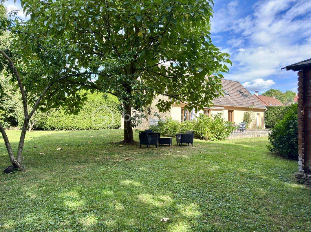 Maison à CHAUCONIN-NEUFMONTIERS