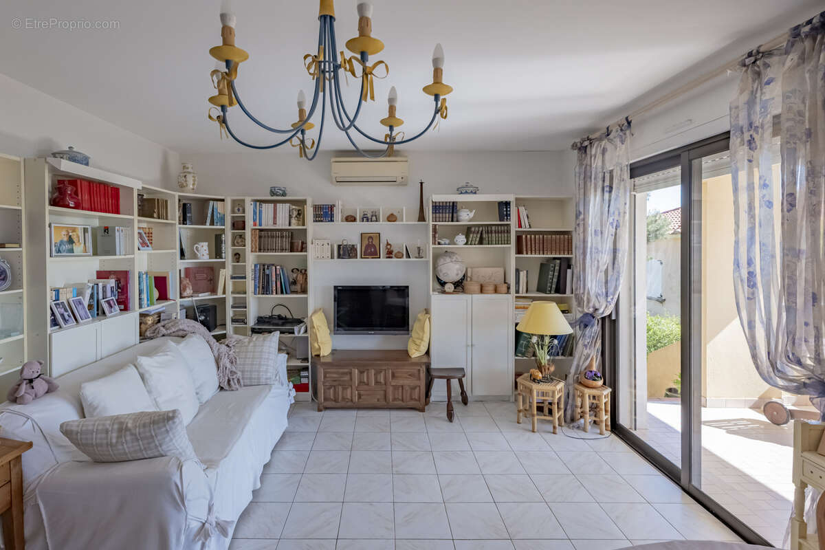 Appartement à SIX-FOURS-LES-PLAGES