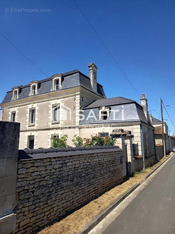Photo 1 - Maison à ANGLIERS